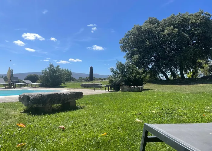 Casa Rural De Un Artista En Plena Naturaleza Piscina Y Parque De Esculturas En Villarcayo