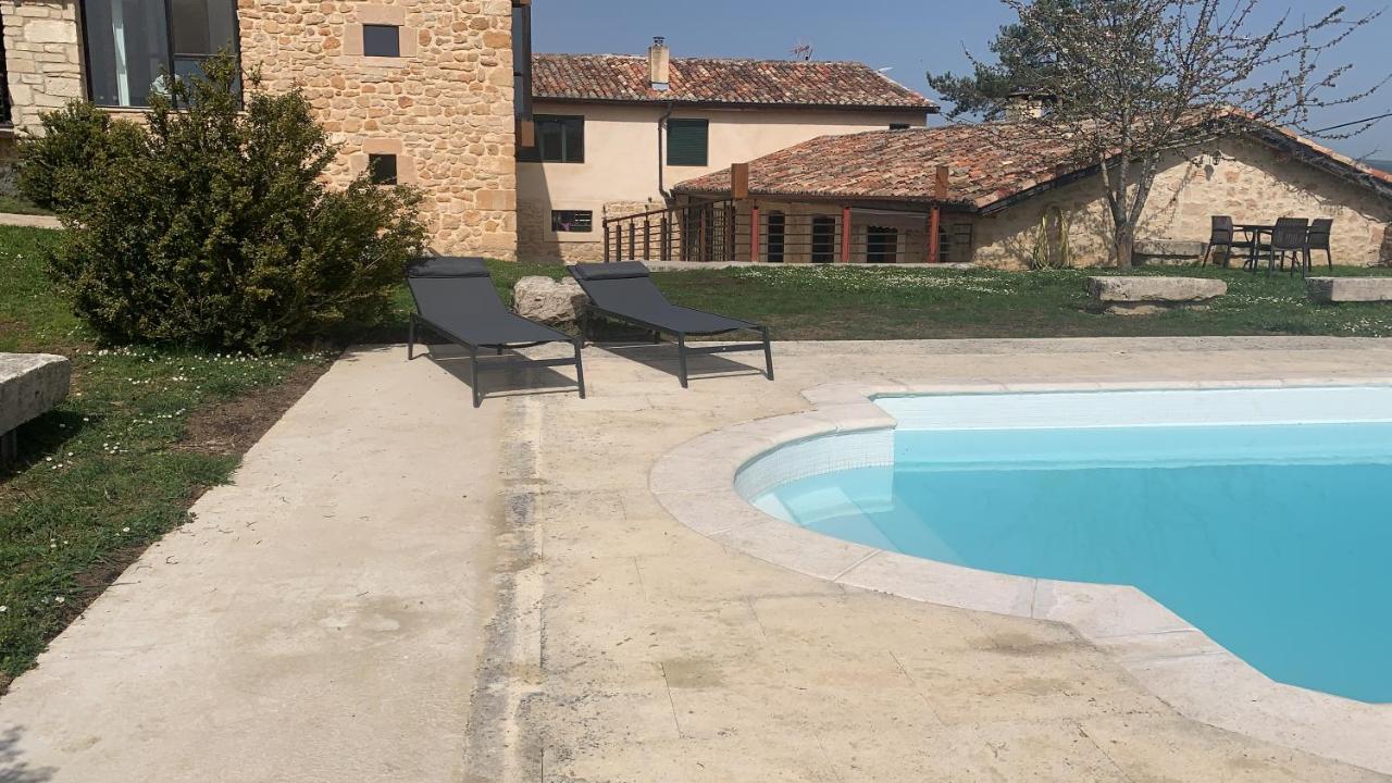 De Un Artista En Plena Naturaleza Piscina Y Parque De Esculturas En Holiday home *