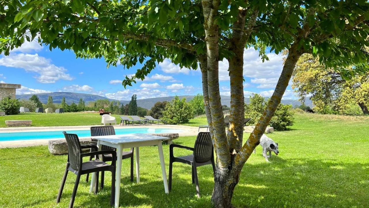 De Un Artista En Plena Naturaleza Piscina Y Parque De Esculturas En Holiday home Villarcayo